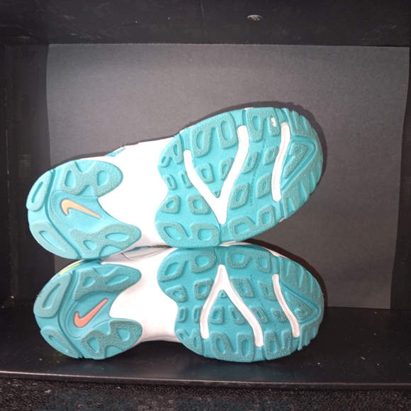 Nike infant sneakers size 10c - Picture 3 of 3